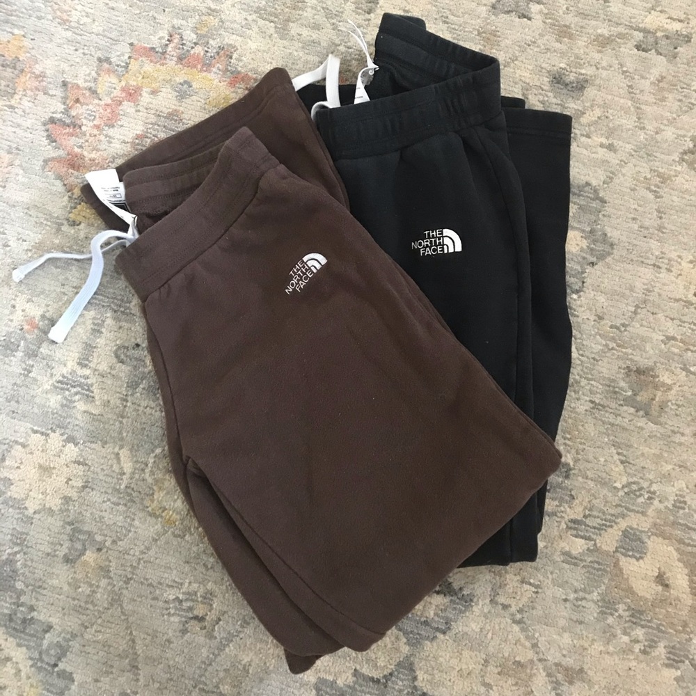 2  xs Noth Face sweatpants